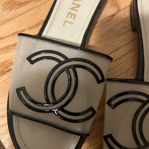 Chanel slides - Picture 4 of 8